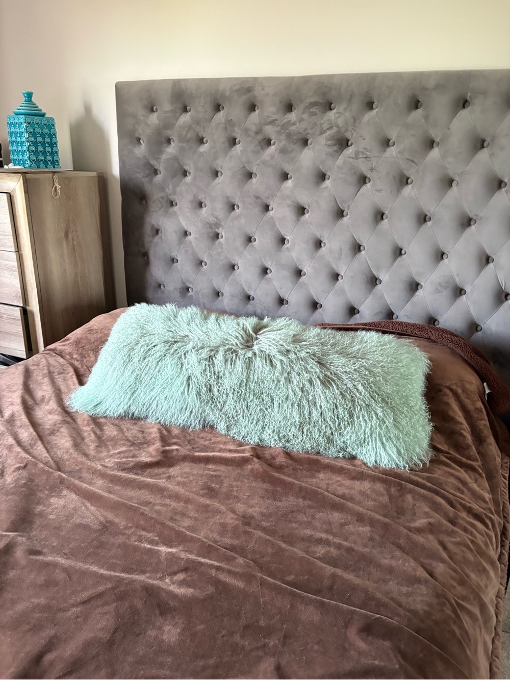 Cushion cover made of wool on the front in Mint Green